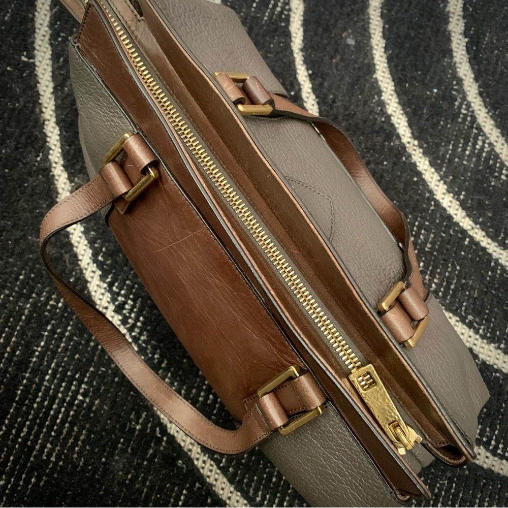 MARC JACOBS PEEBLED | DARK TAUPE AND BROWN WITH HAMMERED GOLD HARDWARE | ITALY - Picture 5 of 17